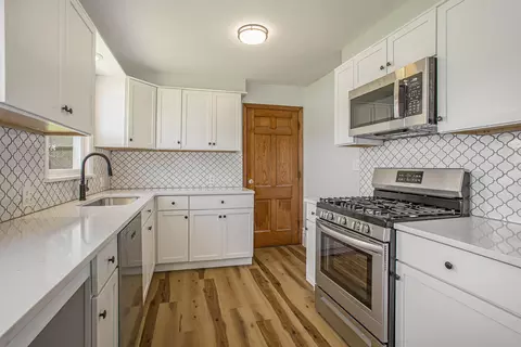7666 Chickadee Dr, Jenison, MI 49428 photo 2