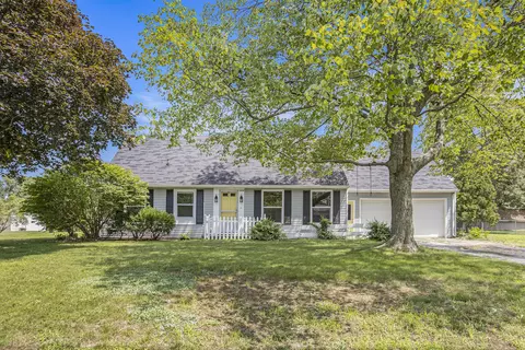 7666 Chickadee Dr, Jenison, MI 49428