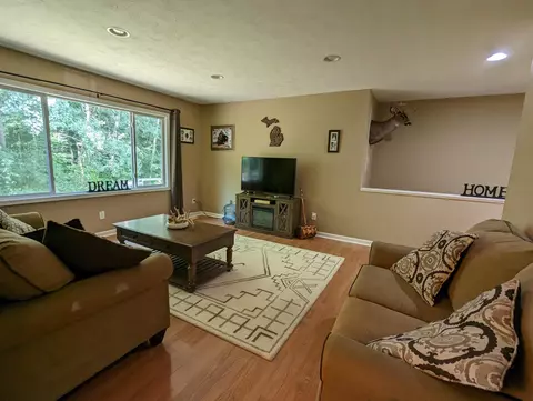 295 E 104th St, Grant, MI 49327 photo 10