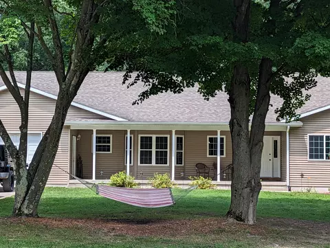 295 E 104th St, Grant, MI 49327