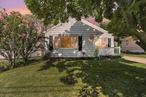1530 Roseneath Ave, Lansing, MI 48915