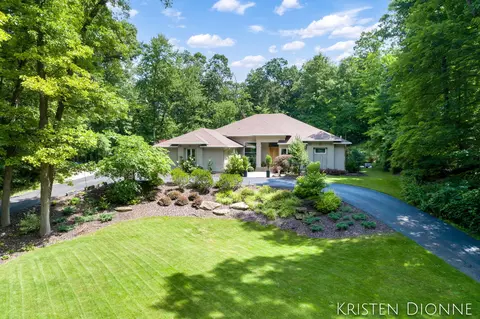 1030 Autumn Ridge Dr NE, Ada, MI 49301