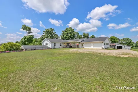 10355 North Ave, Dowling, MI 49050