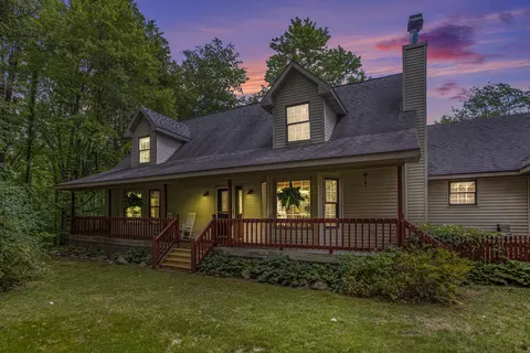 9945 Aspen Dr, Plainwell, MI 49080 photo 2
