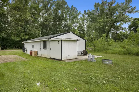 42870 48th Ave, Paw Paw, MI 49079