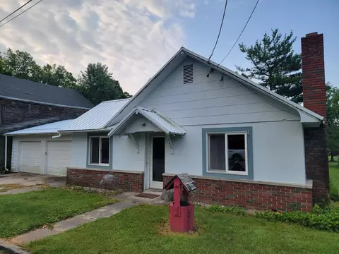 1940 D St, Mcbride, MI 48852
