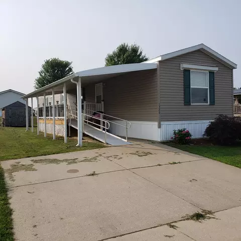 1320 Wildfield Ln, Fremont, MI 49412
