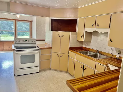 931 Gainder Rd, Plainwell, MI 49080 photo 3