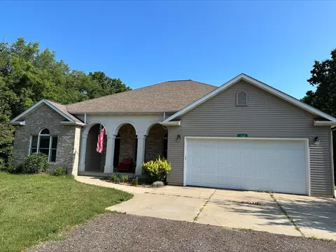 11433 Burrows Rd, Battle Creek, MI 49014