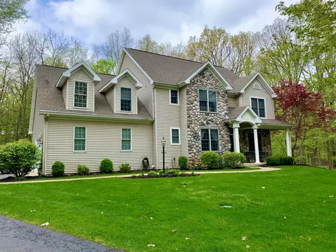 5252 Appalachian Trl, Kalamazoo, MI 49009