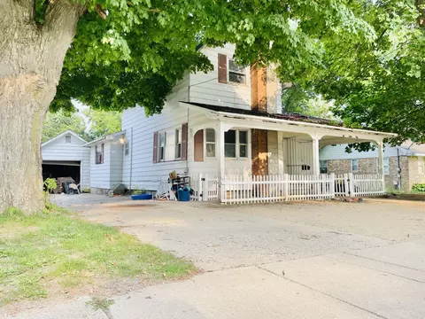 1044 Jordan Lake Ave, Lake Odessa, MI 48849