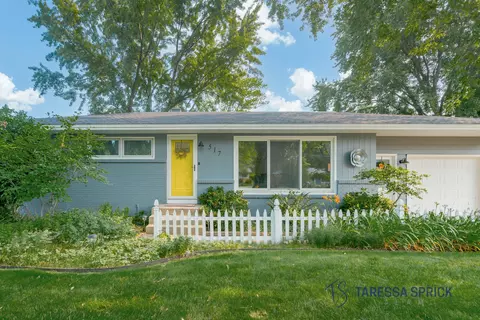 517 Essenburg Dr, Holland, MI 49424