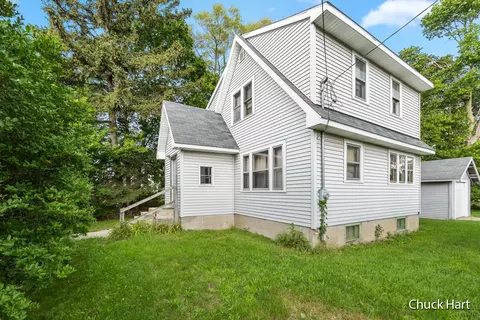67 39th St SW, Wyoming, MI 49548