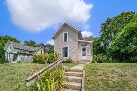 711 Irving St, Jackson, MI 49202 photo 2
