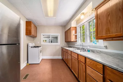 711 Irving St, Jackson, MI 49202 photo 8