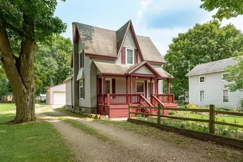 48 Burgess Dr, Galesburg, MI 49053