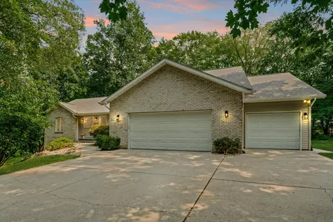 8219 Sierra Madre Trl, Kalamazoo, MI 49009