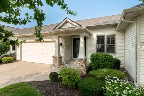 1318 St Andrews Dr #85, Holland, MI 49423
