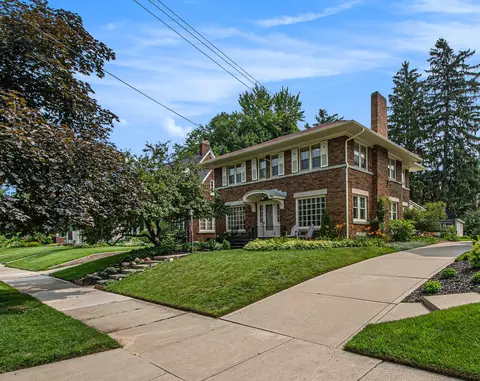 852 Giddings Ave SE, Grand Rapids, MI 49506