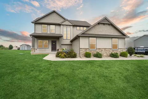 11240 Sand Hill Dr, Grass Lake, MI 49240