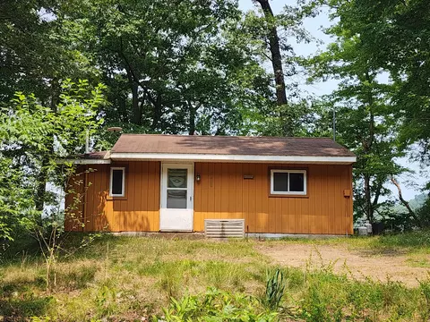 5986 Mckibbin Rd, Delton, MI 49046