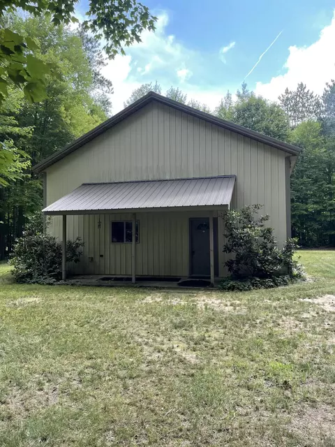 127 Th Ave, Allegan, MI 49010