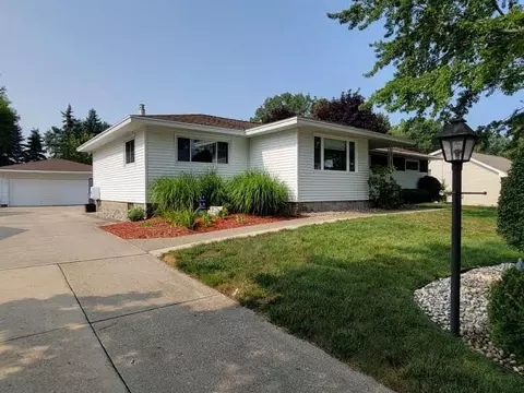 1849 Lawnel Ave, Norton Shores, MI 49441