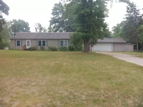 18677 S River Rd, Three Rivers, MI 49093