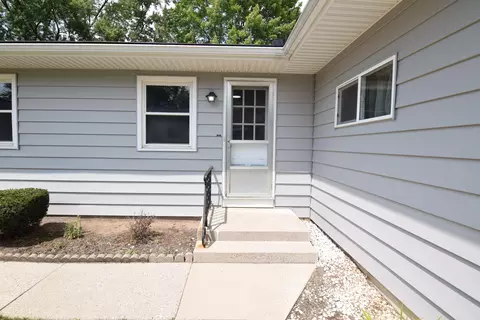 638 Andover St SE, Grand Rapids, MI 49548