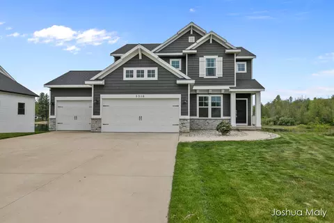 5310 Eagle Cove Dr, Hudsonville, MI 49426