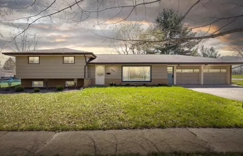 602 Hickory St, Three Oaks, MI 49128