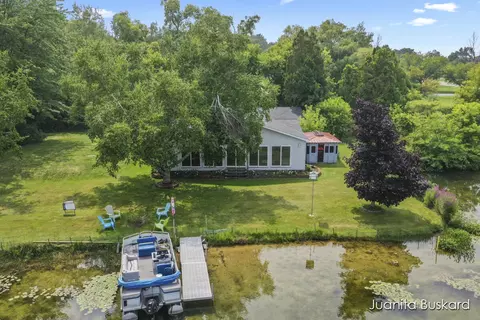 13310 W Stanton Rd, Trufant, MI 49347