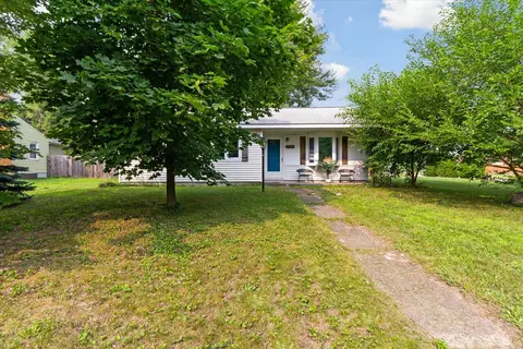 5303 Madison Ave SE, Kentwood, MI 49548