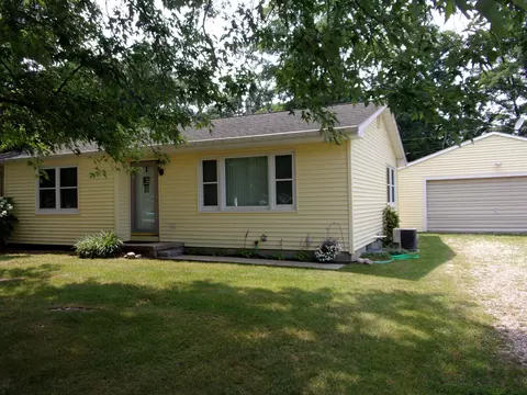 69498 Vicky Dr, Sturgis, MI 49091