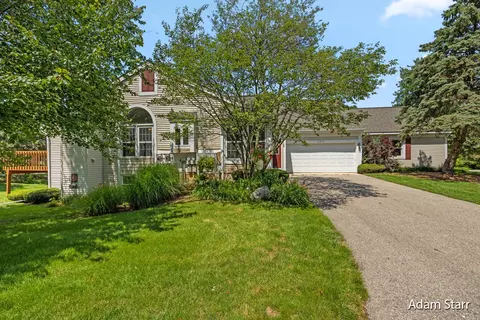 1147 High Point Dr NW, Grand Rapids, MI 49544