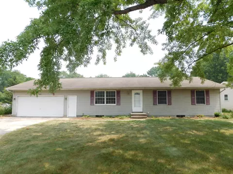 5933 Saint Joseph Ave, Stevensville, MI 49127