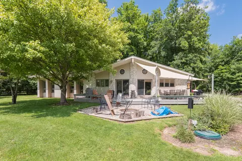 6170 Cascade Rd SE, Grand Rapids, MI 49546