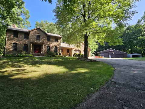 5667 Snow Ave SE, Alto, MI 49302