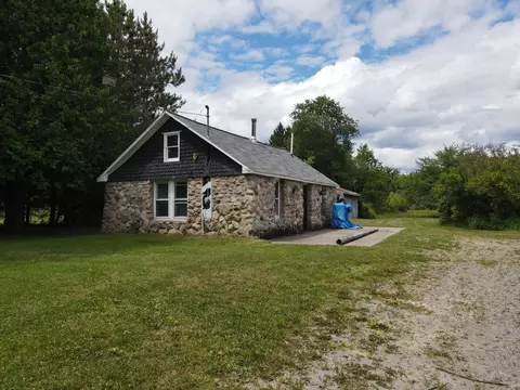 8896 W Michaud Rd, South Branch, MI 48761