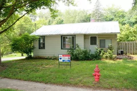 416 Woodworth St, Leslie, MI 49251