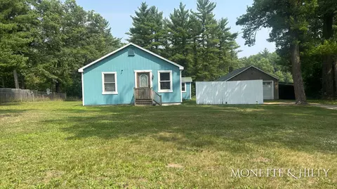 6478 Holton Duck Lake Rd, Holton, MI 49425