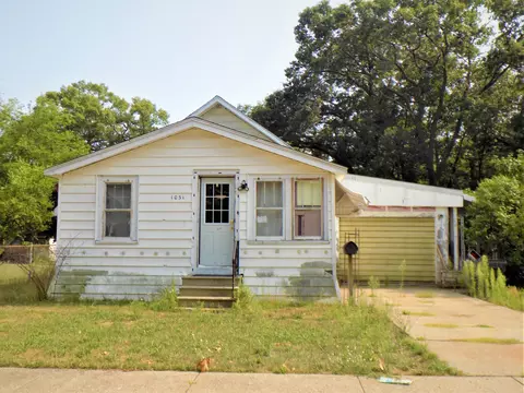 1031 James Ave, Muskegon, MI 49442