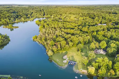 47684 21st Ave, Grand Junction, MI 49056