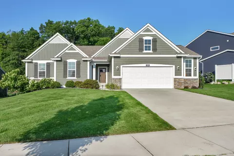 3174 Lowingside Dr, Jenison, MI 49428