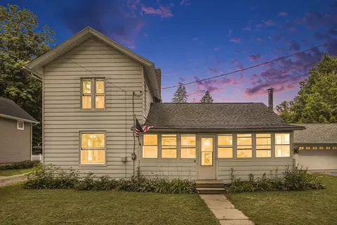 210 S Clark St, Athens, MI 49011