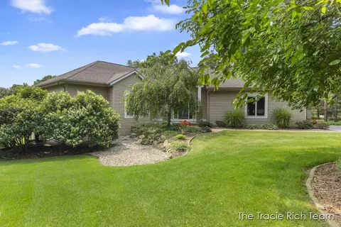 6430 Rockmeadows Ct NE, Rockford, MI 49341