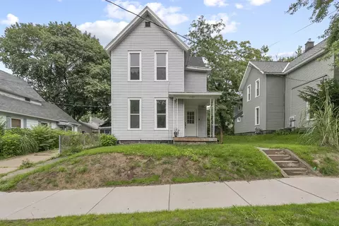 1522 Forrest Ave NE, Grand Rapids, MI 49505