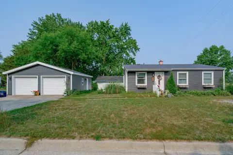 706 Brookside Dr, Otsego, MI 49078
