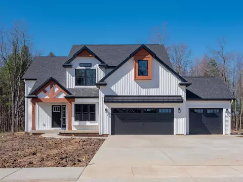 5368 Bradley Ct, Kalamazoo, MI 49009