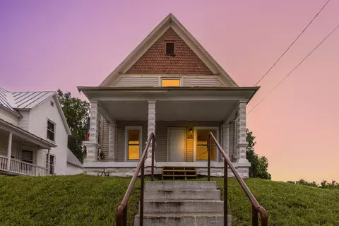538 W Lincoln Ave, Ionia, MI 48846